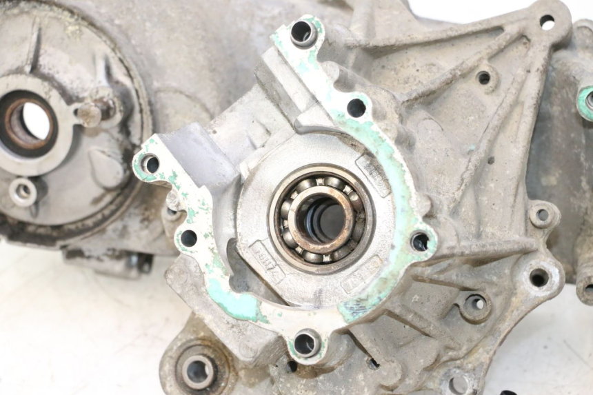 photo de CARTER INFERIOR DO MOTOR PEUGEOT VIVACITY 50 (2004 - 2009) - Vista de perto
