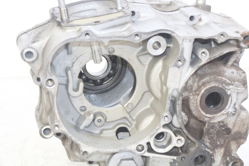 photo de CARTER INFERIOR DO MOTOR DAELIM VJ ROADWIN FI 125 (2008 - 2017) - Estado da superfície