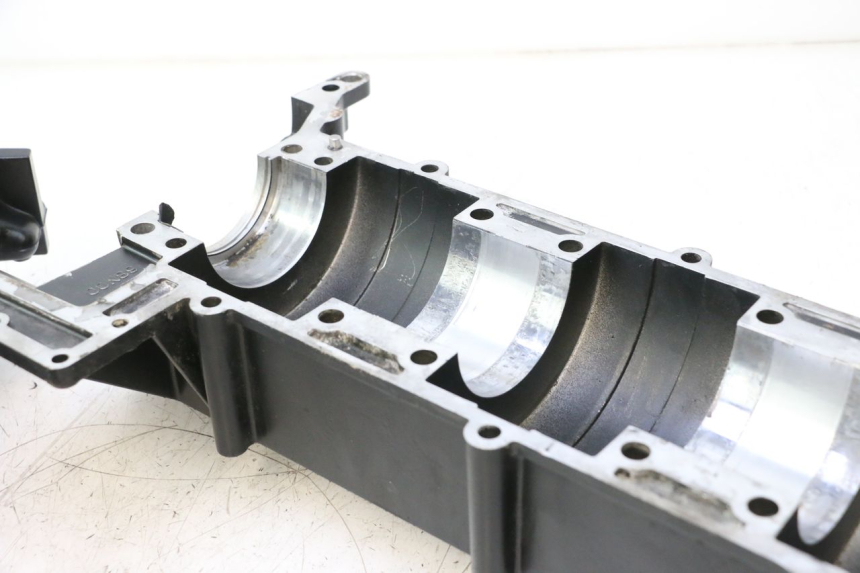 photo de CARCAÇA INFERIOR DO MOTOR YAMAHA WAVE RUNNER GP R 1200 (2000 - 2003) - Vista principal