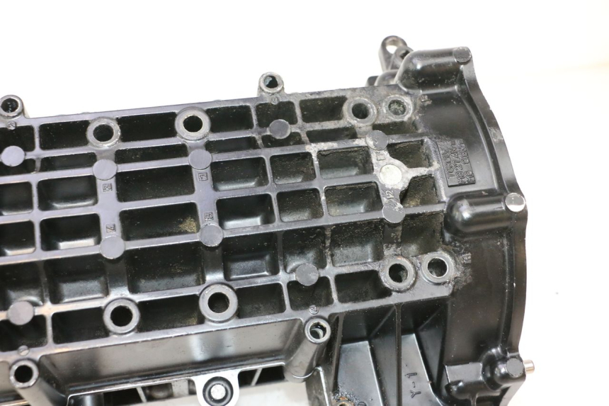photo de CARCAÇA INFERIOR DO MOTOR YAMAHA WAVE RUNNER GP R 1200 (2000 - 2003) - Vista geral