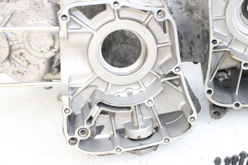 photo de CARTER INFERIOR DO MOTOR YAMAHA X-MAX XMAX 125 (2010 - 2013) - Imagem adicional