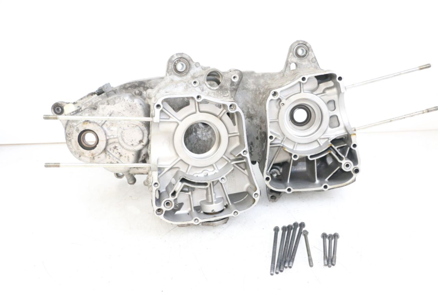 photo de CARTER INFERIOR DO MOTOR YAMAHA X-MAX XMAX 125 (2010 - 2013) - Estrutura - ampliação