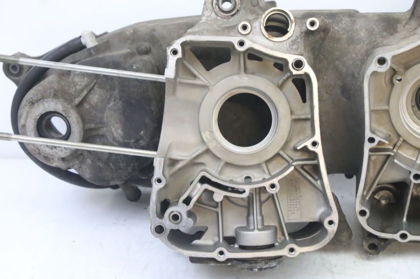 photo de CARTER INFERIOR DO MOTOR YAMAHA X-MAX XMAX 125 (2010 - 2013) - Detalhe da peça