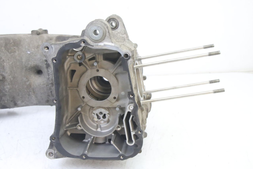 photo de CARTER INFERIOR DO MOTOR YAMAHA X-MAX XMAX 125 (2010 - 2013) - Detalhes característicos