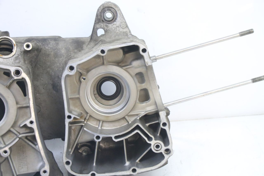 photo de CARTER INFERIOR DO MOTOR YAMAHA X-MAX XMAX 125 (2010 - 2013) - Zoom do estado de desgaste