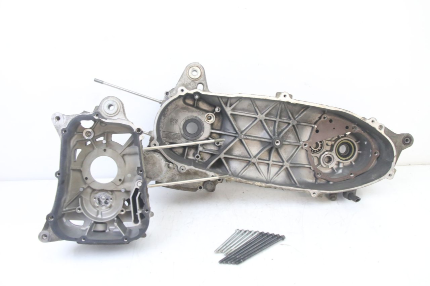 photo de CARTER INFERIOR DO MOTOR YAMAHA X-MAX XMAX 125 (2010 - 2013) - Outro ângulo de visão