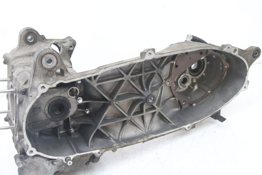 photo de CARTER INFERIOR DO MOTOR YAMAHA X-MAX XMAX 125 (2010 - 2013) - Peça verificada