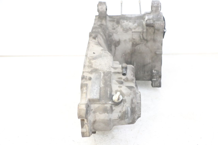 photo de CARTER INFERIOR DO MOTOR YAMAHA XMAX X-MAX 125 (2006 - 2009) - Detalhes característicos