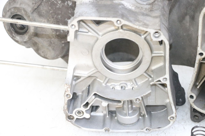 photo de CARTER INFERIOR DO MOTOR YAMAHA XMAX X-MAX 125 (2006 - 2009) - Zoom do estado de desgaste