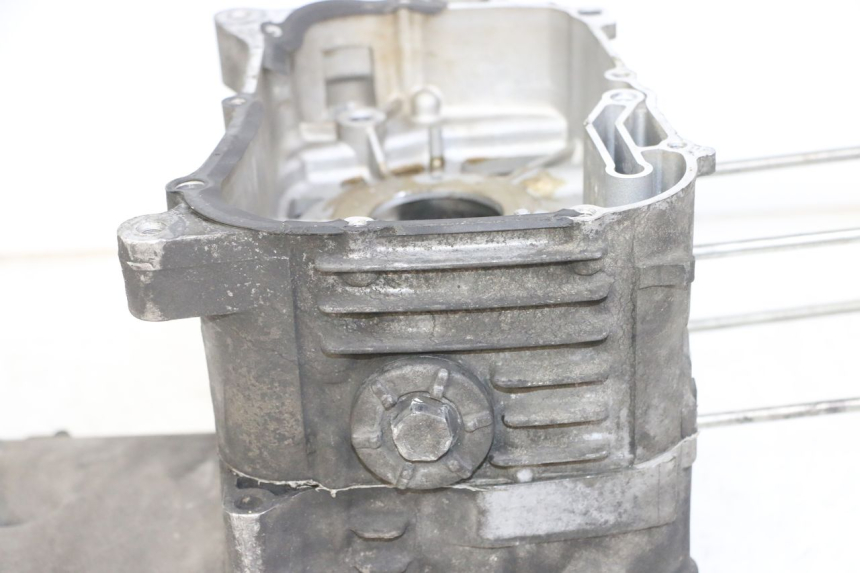 photo de CARTER INFERIOR DO MOTOR YAMAHA XMAX X-MAX 125 (2006 - 2009) - Ampliação técnica