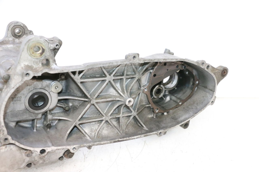 photo de CARTER INFERIOR DO MOTOR YAMAHA X-MAX XMAX 125 (2010 - 2013) - Pontos de fixação