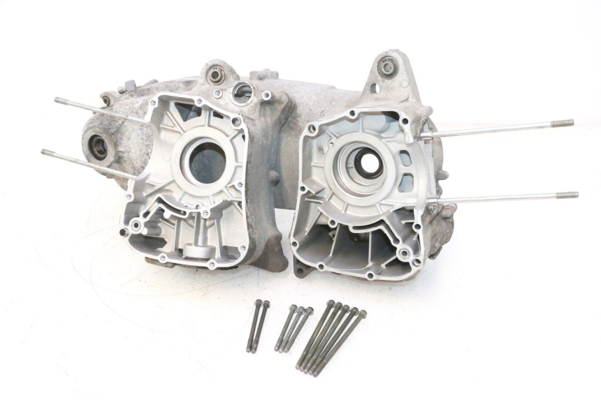 photo de CARTER INFERIOR DO MOTOR YAMAHA XMAX X-MAX 125 (2006 - 2009) - Detalhe da peça