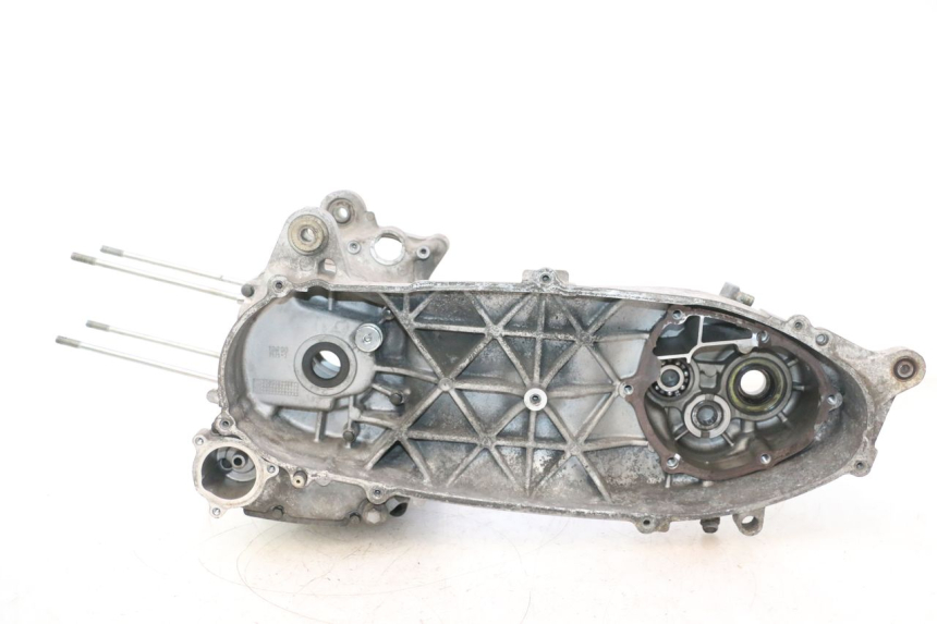 photo de CARTER INFERIOR DO MOTOR YAMAHA XMAX X-MAX 125 (2006 - 2009) - Vista de perto