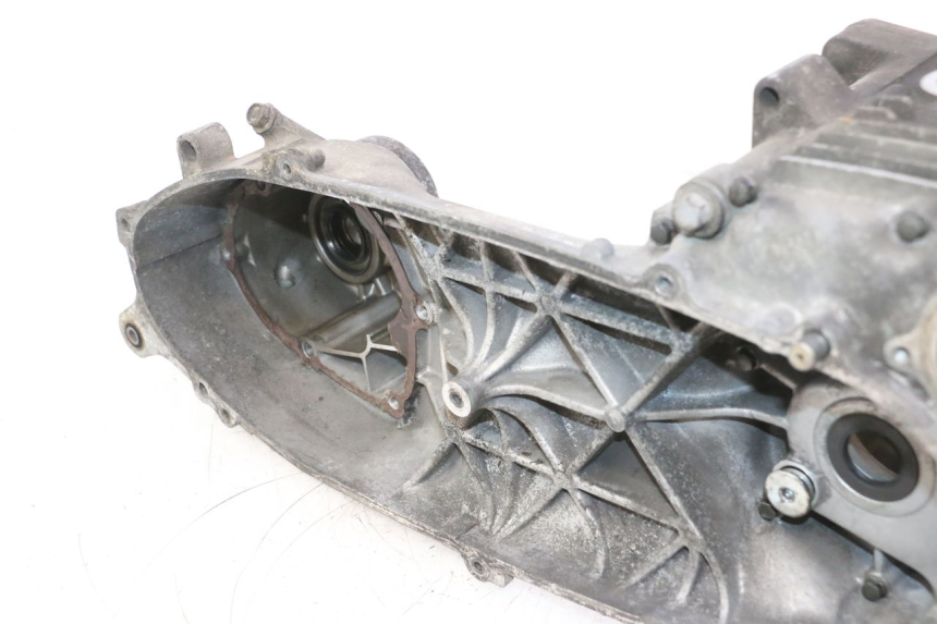 photo de CARTER INFERIOR DO MOTOR YAMAHA XMAX X-MAX 125 (2006 - 2009) - Zoom do estado de desgaste