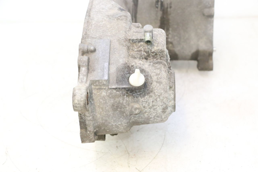 photo de CARTER INFERIOR DO MOTOR YAMAHA XMAX X-MAX 125 (2006 - 2009) - Pontos de fixação