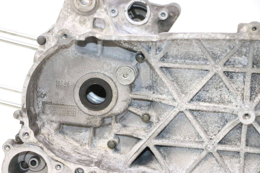 photo de CARTER INFERIOR DO MOTOR YAMAHA XMAX X-MAX 125 (2006 - 2009) - Ampliação dos componentes