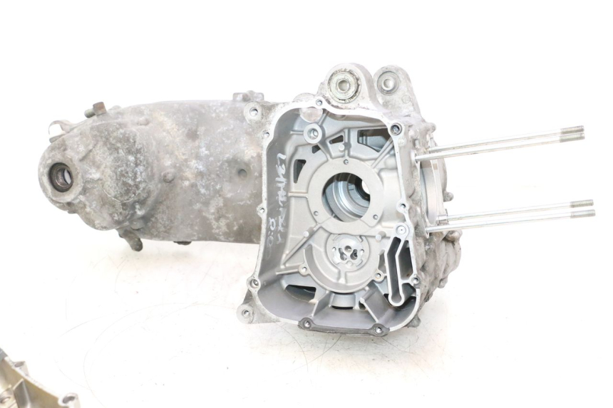 photo de CARTER INFERIOR DO MOTOR YAMAHA XMAX X-MAX 125 (2006 - 2009) - Detalhe da peça