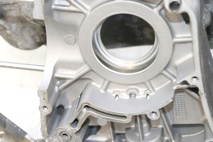 photo de CARTER INFERIOR DO MOTOR YAMAHA XMAX X-MAX 125 (2006 - 2009) - Outro ângulo de visão