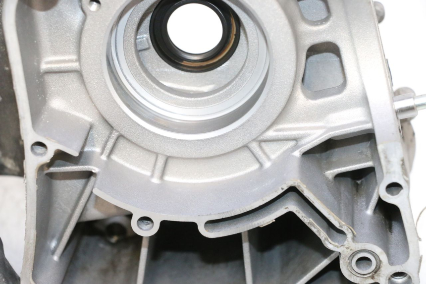 photo de CARTER INFERIOR DO MOTOR YAMAHA XMAX X-MAX 125 (2006 - 2009) - Ampliação técnica