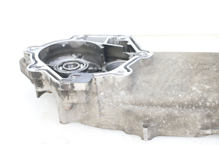 photo de CARTER INFERIOR DO MOTOR KYMCO XCITING 250 (2006 - 2009) - Outro ângulo de visão