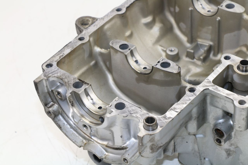 photo de CARCAÇA INFERIOR DO MOTOR YAMAHA XJS DIVERSION 600 (1997 - 1999) - Detalhes característicos
