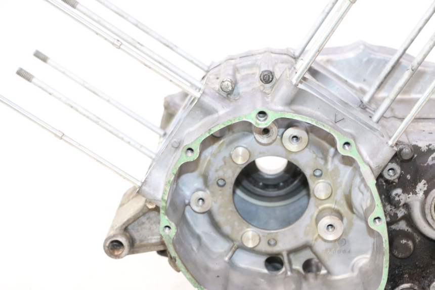 photo de CARCAÇA INFERIOR DO MOTOR HONDA XLV VARADERO 125 (2007 - 2012) - Detalhes característicos