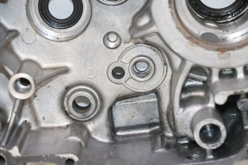 photo de CARCAÇA INFERIOR DO MOTOR SMC XROAD 150 - Outro ângulo de visão