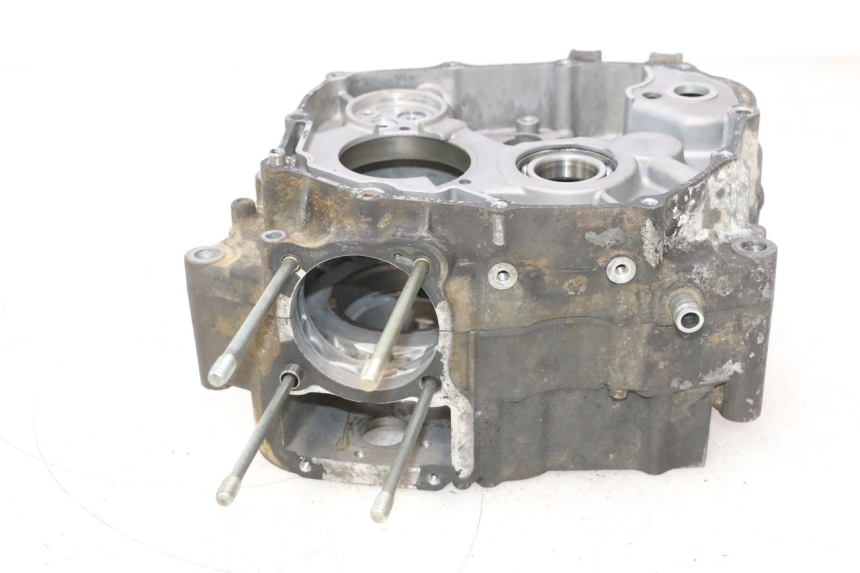 photo de CARCAÇA INFERIOR DO MOTOR SMC XROAD 150 - Pontos de fixação