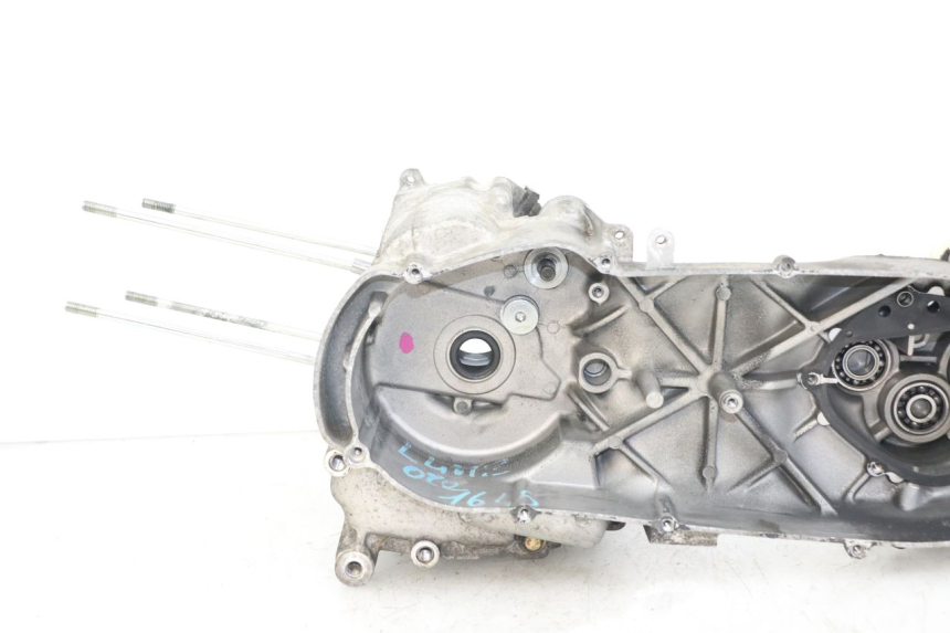 photo de CARTER INFERIOR DO MOTOR YAMAHA YP MAJESTY 125 (2002 - 2006) - Outro ângulo de visão