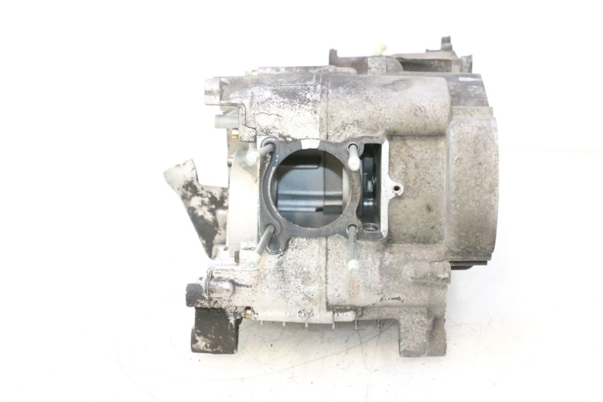 photo de CARCAÇA INFERIOR DO MOTOR YAMAHA YP MAJESTY 125 (1998 - 2001) - Outro ângulo de visão