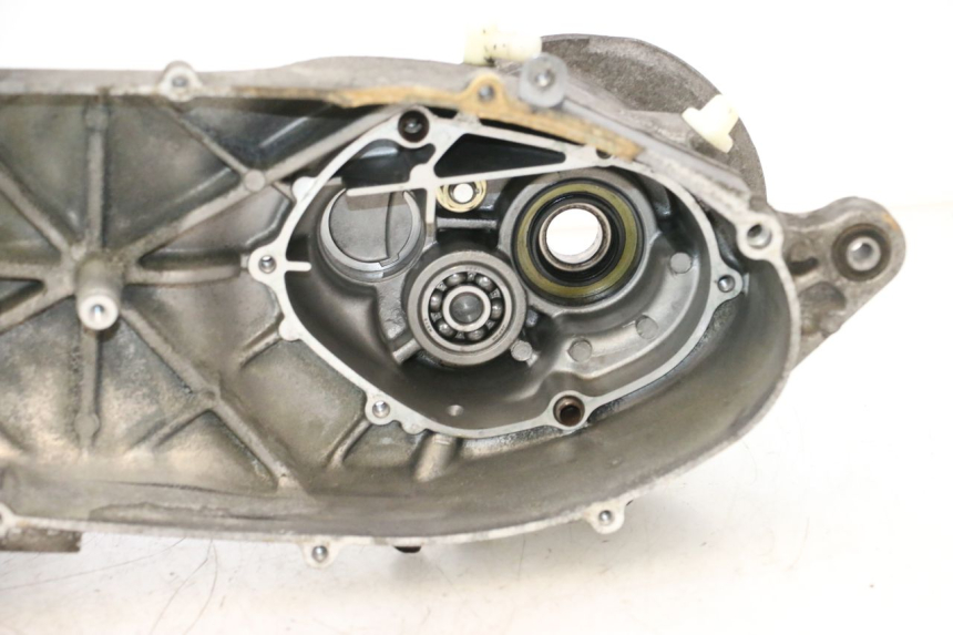 photo de CARCAÇA INFERIOR DO MOTOR YAMAHA YP MAJESTY 125 (1998 - 2001) - Ampliação técnica