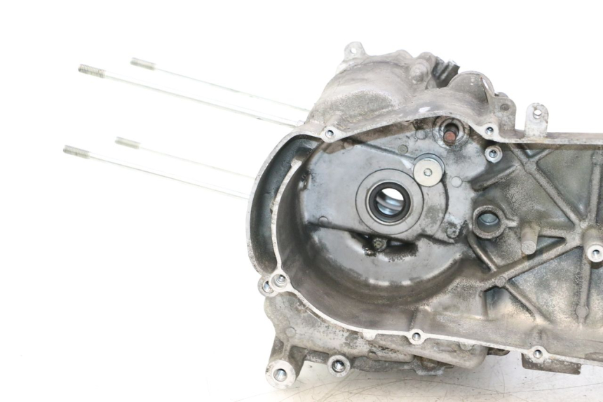 photo de CARCAÇA INFERIOR DO MOTOR YAMAHA YP MAJESTY 125 (1998 - 2001) - Pontos de fixação