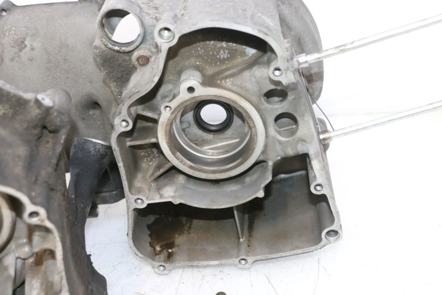 photo de CARCAÇA INFERIOR DO MOTOR YAMAHA YP MAJESTY 125 (1998 - 2001) - Estrutura - ampliação