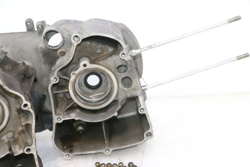 photo de CARCAÇA INFERIOR DO MOTOR YAMAHA YP MAJESTY 125 (1998 - 2001) - Vista de perfil