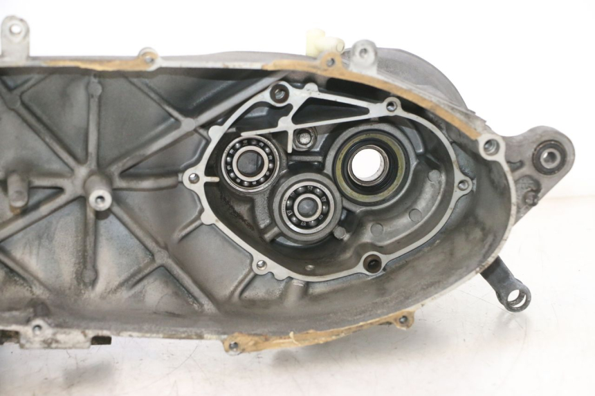 photo de CARCAÇA INFERIOR DO MOTOR YAMAHA YP MAJESTY 125 (1998 - 2001) - Estado da superfície