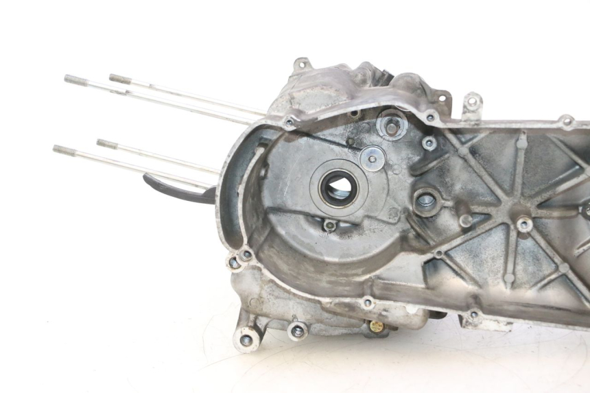 photo de CARCAÇA INFERIOR DO MOTOR YAMAHA YP MAJESTY 125 (2007 - 2010) - Inspeção visual