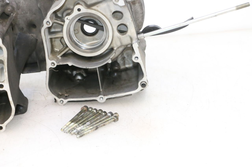 photo de CARCAÇA INFERIOR DO MOTOR YAMAHA YP MAJESTY 125 (2007 - 2010) - Vista de perfil