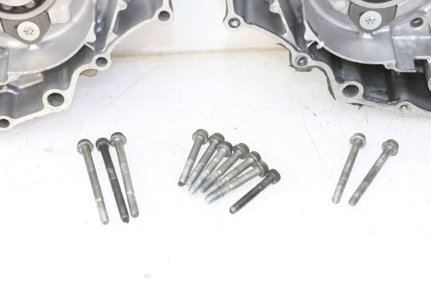 photo de CARTER INFERIOR DO MOTOR YAMAHA YZ-F YZF 250 (2014 - 2018) - Estrutura - ampliação