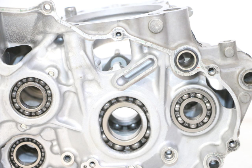 photo de CARTER INFERIOR DO MOTOR YAMAHA YZ-F YZF 250 (2014 - 2018) - Vista geral