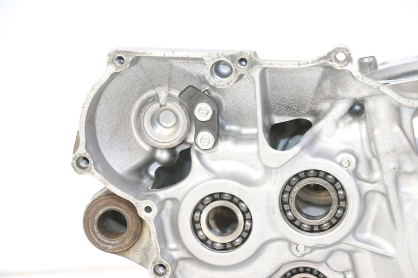 photo de CARTER INFERIOR DO MOTOR YAMAHA YZ-F YZF 250 (2014 - 2018) - Pontos de fixação