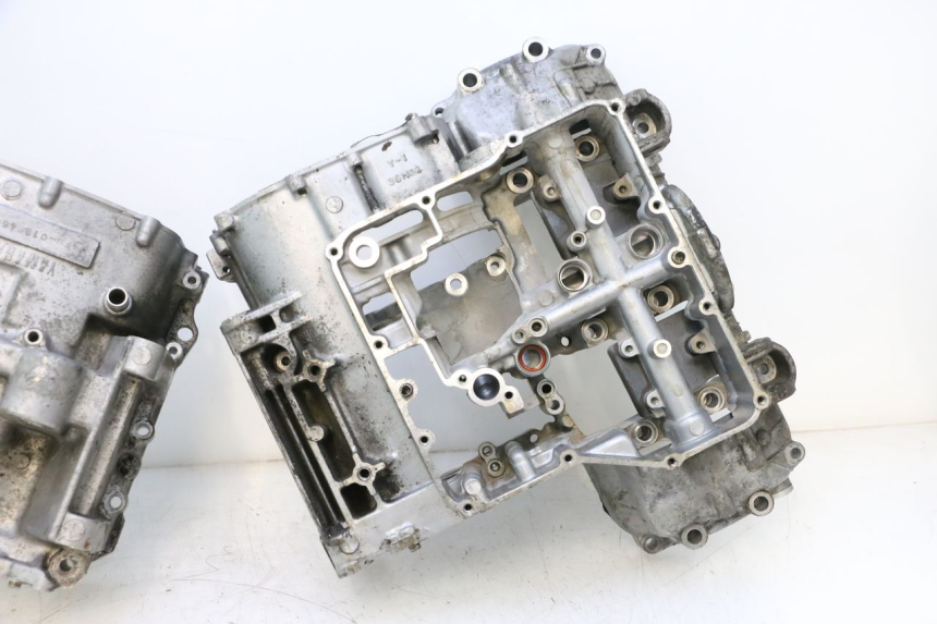 photo de CARCAÇA INFERIOR DO MOTOR YAMAHA YZF R GENESIS 750 (1993 - 1998) - Inspeção visual