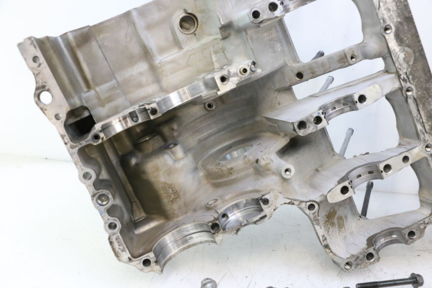 photo de CARCAÇA INFERIOR DO MOTOR YAMAHA YZF R GENESIS 750 (1993 - 1998) - Vista principal