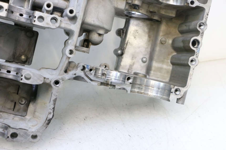 photo de CARCAÇA INFERIOR DO MOTOR YAMAHA YZF R GENESIS 750 (1993 - 1998) - Outro ângulo de visão