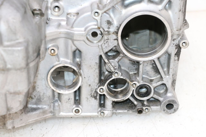 photo de CARCAÇA INFERIOR DO MOTOR YAMAHA YZF R GENESIS 750 (1993 - 1998) - Pontos de fixação