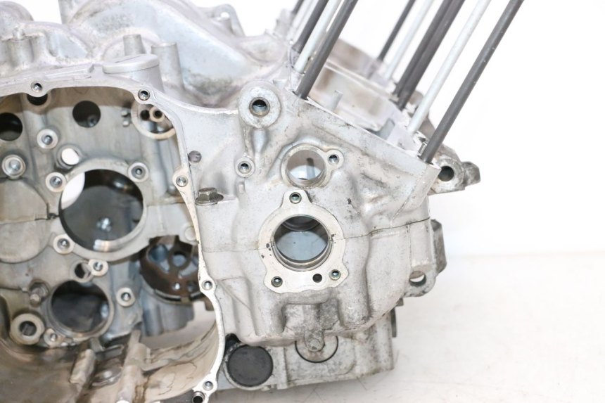 photo de CARCAÇA INFERIOR DO MOTOR YAMAHA YZF R GENESIS 750 (1993 - 1998) - Marcações e referências