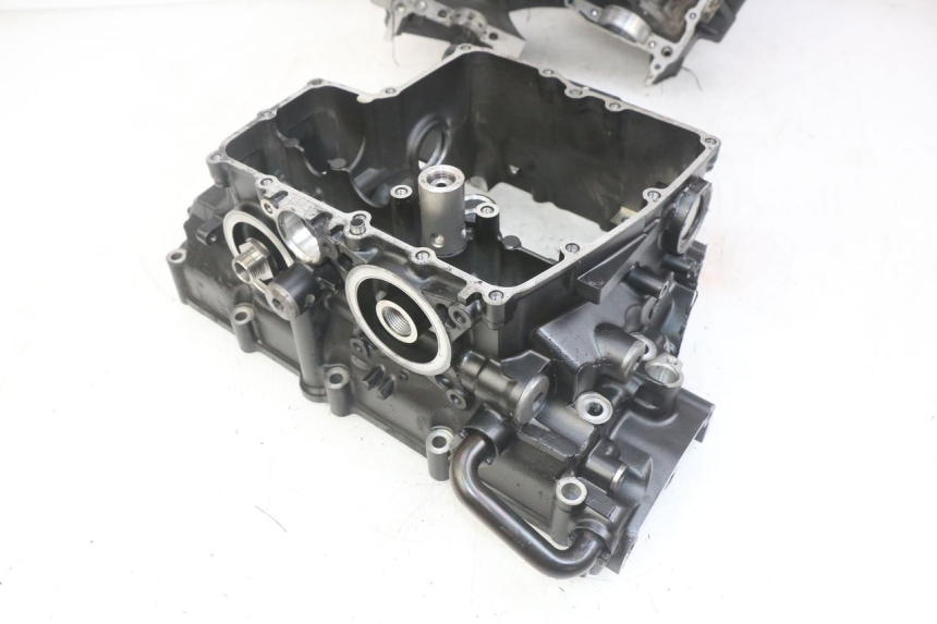 photo de CARTER INFERIOR DO MOTOR YAMAHA YZF R1 1000 (2007 - 2008) - Detalhes característicos