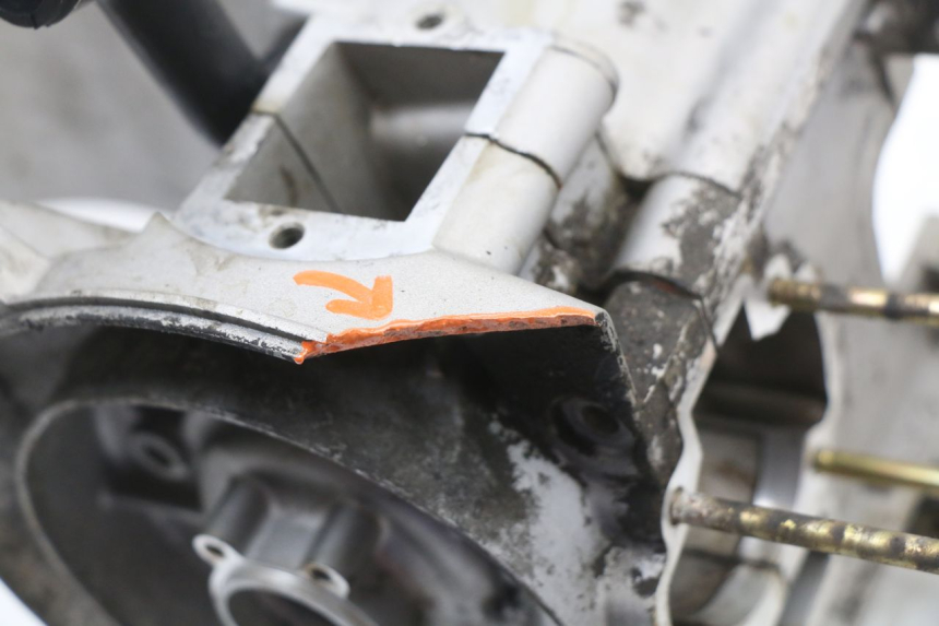 photo de CARTER INFERIOR DO MOTOR PIAGGIO ZIP 2T 50 (2009 - 2019) - Ampliação dos componentes