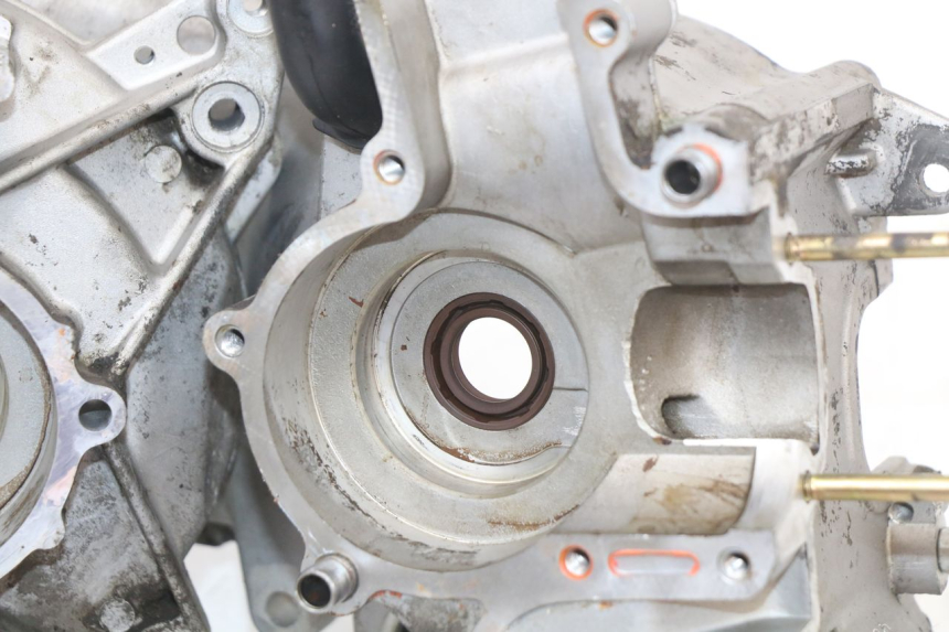 photo de CARTER INFERIOR DO MOTOR PIAGGIO ZIP 2T 50 (2009 - 2019) - Outro ângulo de visão