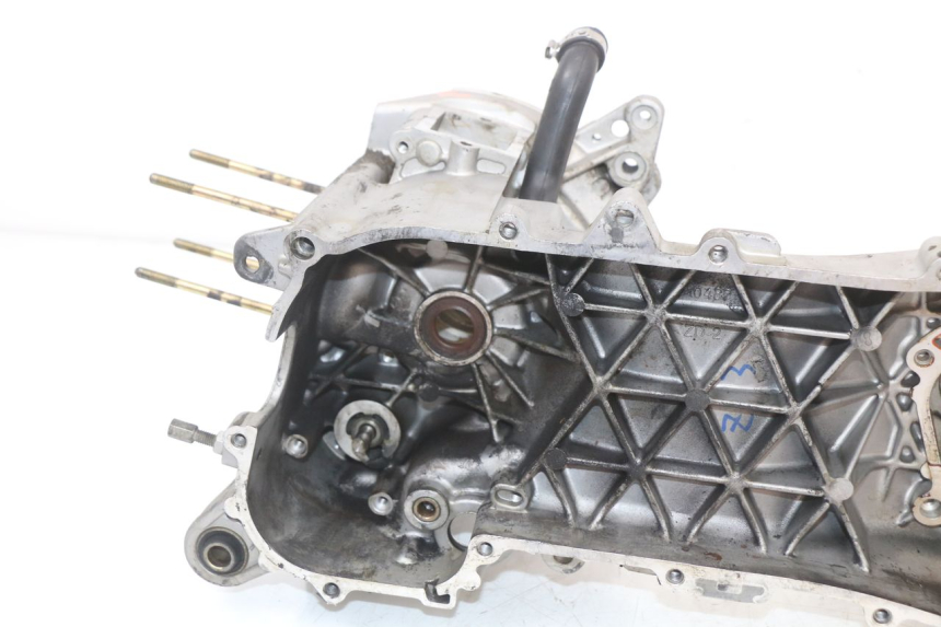 photo de CARTER INFERIOR DO MOTOR PIAGGIO ZIP 2T 50 (2009 - 2019) - Vista geral