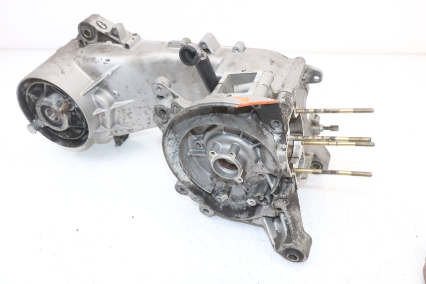 photo de CARTER INFERIOR DO MOTOR PIAGGIO ZIP 2T 50 (2009 - 2019) - Estado da superfície